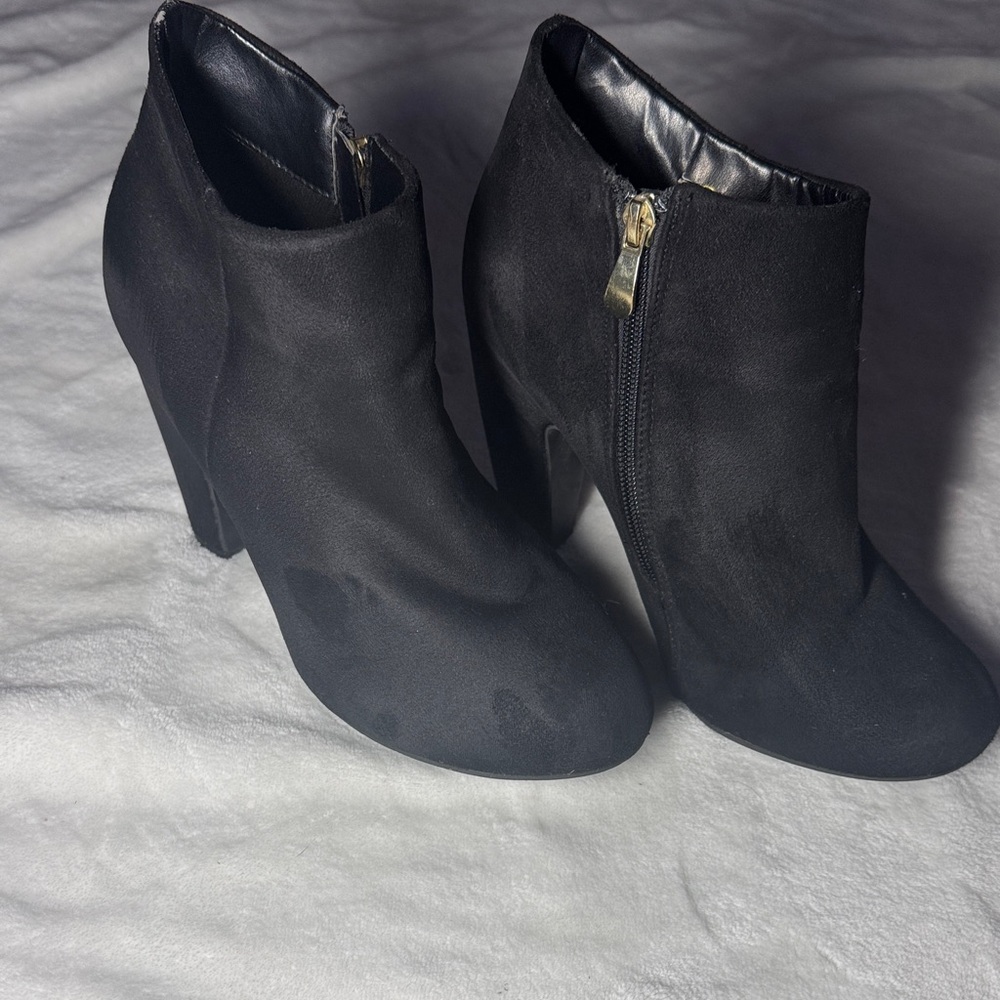 Liliana Black Ankle Booties